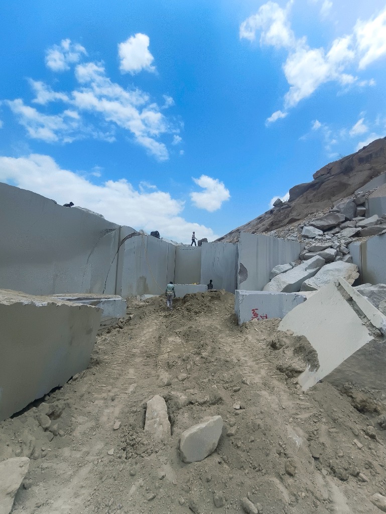 Real Granite Quarry Extraction